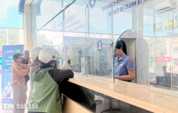 Ngành đường sắt khuyến cáo hành khách không mua vé tàu Tết qua “cò”