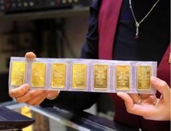 Thủ tướng yêu cầu thu hẹp chênh lệch giá vàng trong nước và thế giới