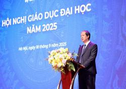 Bộ trưởng Bộ Giáo dục: Sắp xếp, giảm đầu mối để các trường đại học mạnh lên