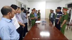 Vụ việc kê khống dịch vụ tán sỏi laser tại Bệnh viện Đa khoa vùng Tây Nguyên: Khởi tố, bắt tạm giam 2 trưởng khoa