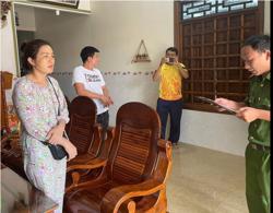 Bắt giữ "tú bà" quản lý nhiều nhân viên phục vụ quán karaoke kèm bán dâm