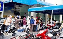 Lại đổ xô mua vàng