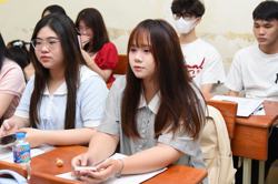 Không để học sinh, sinh viên nghèo phải bỏ học