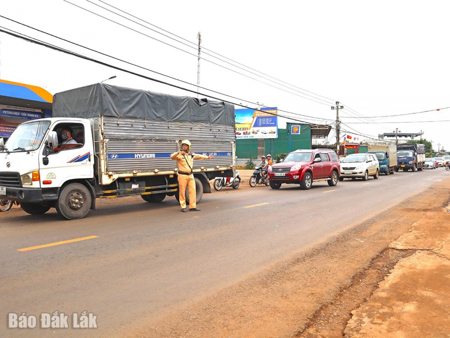 Bảo đảm an toàn giao thông: Ý thức tuân thủ pháp luật vẫn là chìa khoá