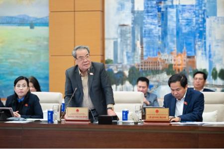 Bộ Nội vụ nghiên cứu để sớm điều chính sách tiền lương cho cán bộ, công chức, viên chức