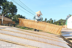 Làng nghề truyền thống chạy đua phục vụ Tết