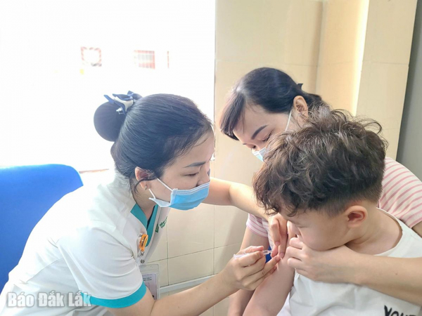 Chủ động dự phòng - “lá chắn” trước bệnh truyền nhiễm