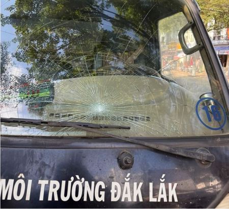 Một công nhân vệ sinh môi trường phản ánh bị chủ nhà tấn công