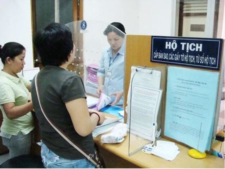 Sửa đổi nhiều quy định về làm giấy khai sinh, kết hôn, thuận lợi hơn cho người dân