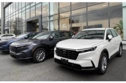 Nhiều hãng ô tô đua giảm giá trước Tết