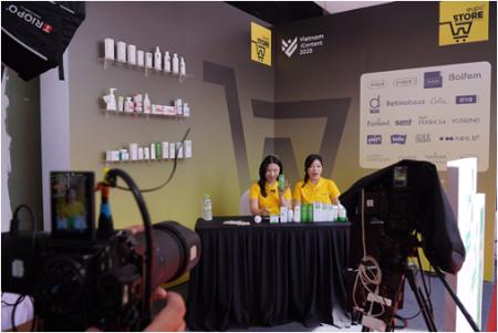 Nở rộ dịch vụ livestream bán hàng cận Tết