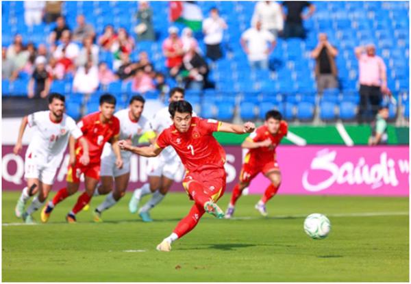 U23 Việt Nam - U23 Trung Quốc: Chờ Nguyễn Đình Bắc tỏa sáng