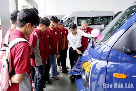 Đẩy mạnh đào tạo nghề gắn với liên kết doanh nghiệp