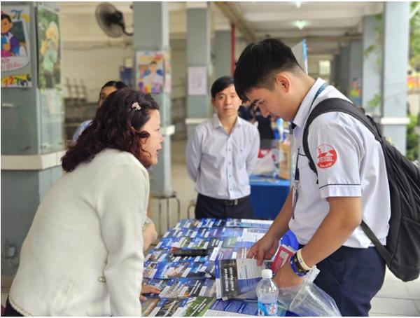 Điểm cộng chứng chỉ ngoại ngữ: Cần biết dung hòa