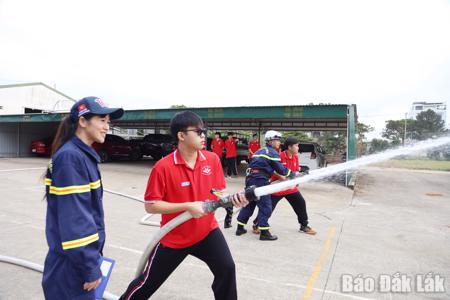 Ra mắt Trung tâm giáo dục cộng đồng về phòng cháy, chữa cháy và cứu nạn, cứu hộ tỉnh Đắk Lắk