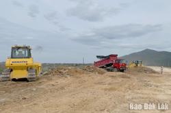 Sôi nổi thi công chào mừng Đại hội XIV của Đảng