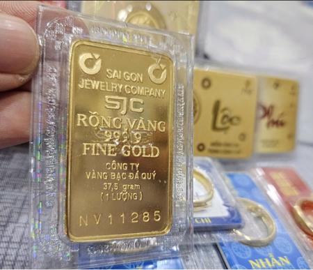 Sáng 23-1, giá vàng vượt 173 triệu đồng/lượng, giá bạc lên hơn 102 triệu đồng/kg