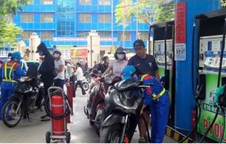Từ 1-6 dừng bán xăng khoáng RON 95, có lo thiếu E10?
