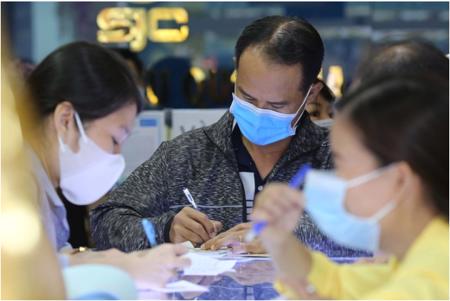 Sáng 27-1, giá vàng miếng SJC, vàng nhẫn neo ở vùng đỉnh