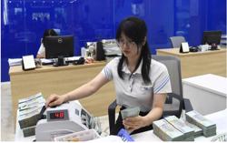 Nhiều ngân hàng công bố lợi nhuận tỉ đô