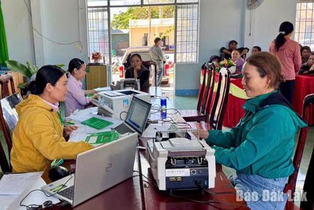 Giải ngân gần 3 tỷ đồng cho người dân xã Cư M’gar