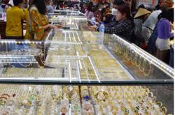 Giá vàng hôm nay 30-1: Giá vàng thế giới biến động gần 500 USD