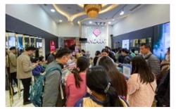 Người dân xếp hàng dài mua bạc, nhiều cửa hàng thông báo hết hàng