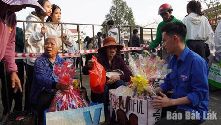 Sắc Xuân tình nguyện