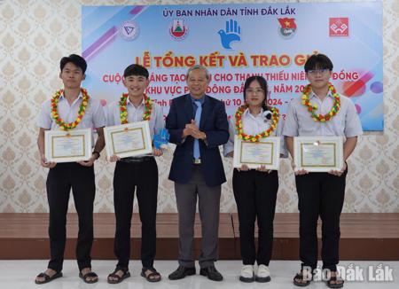Trao 33 giải cuộc thi Sáng tạo thanh thiếu niên, nhi đồng khu vực phía Đông tỉnh