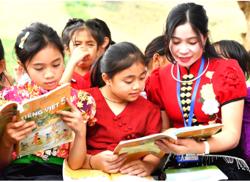 Giải quyết bài toán nhân lực, nâng cao đời sống giáo viên