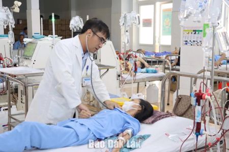 Hỗ trợ người dân tham gia bảo hiểm y tế