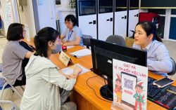 Sử dụng sổ BHXH, thẻ BHYT điện tử: Người dân cần biết gì?