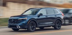 Xe hybrid hay xe xăng: 5 mẫu xe cho thấy không phải cứ hybrid là tốt hơn
