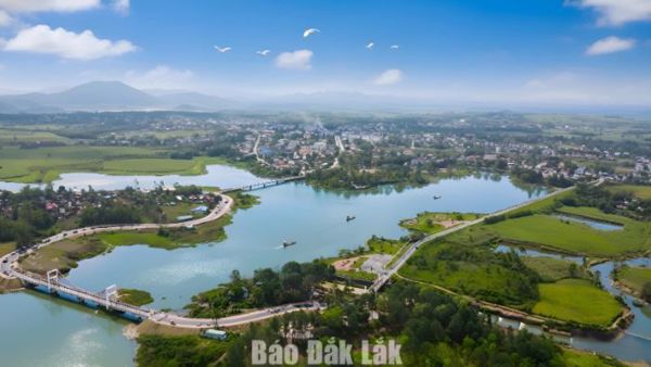 Xã Sông Hinh: Đánh thức tiềm năng du lịch từ cảnh quan và văn hóa