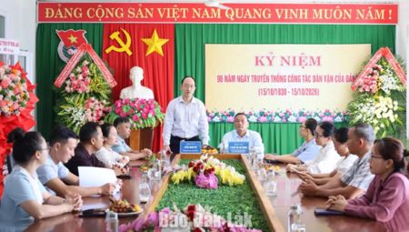 Thường trực Tỉnh ủy thăm, chúc mừng Đảng ủy MTTQ, các đoàn thể tỉnh