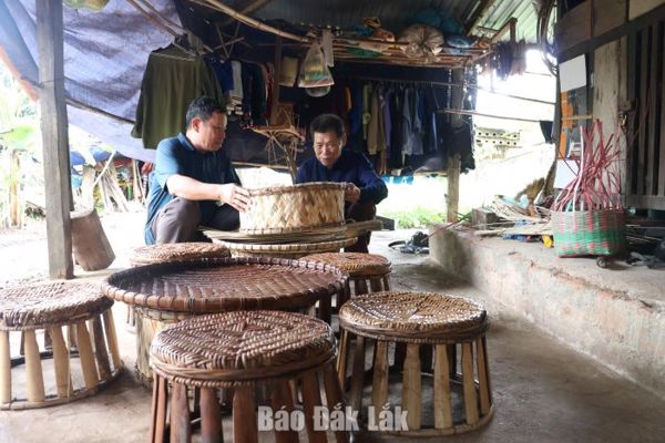 Giữ gìn văn hóa truyền thống nơi vùng biên Ea Bung