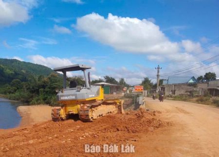 Ưu tiên nguồn lực khắc phục hạ tầng giao thông nông thôn
