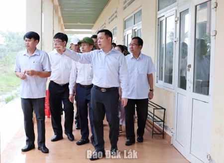 Thay thế kịp thời tư vấn, nhà thầu và cán bộ yếu kém, thiếu trách nhiệm trong thực hiện, giải ngân vốn đầu tư công
