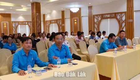 Tập huấn kỹ năng thương lượng, thực hiện thỏa ước lao động tập thể cho cán bộ công đoàn