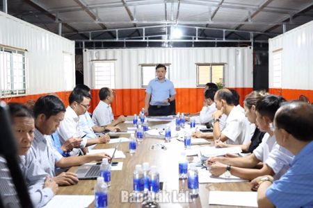 Lãnh đạo tỉnh kiểm tra tình hình xây dựng Khu công nghiệp Phú Xuân