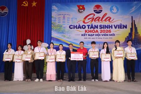 584 tân sinh viên nhập học Trường Đại học Phú Yên