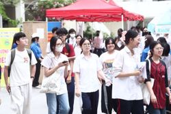 Bỏ điểm cộng IELTS, làm sao bảo đảm công bằng cho thí sinh?