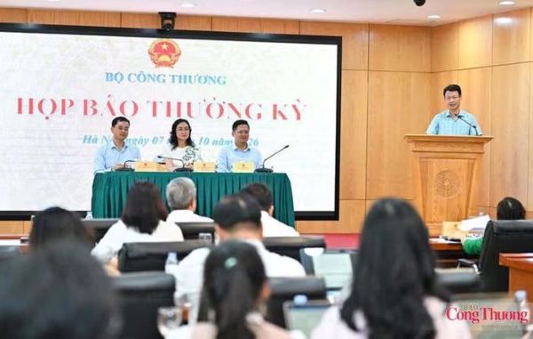 Bộ Công thương nói về việc dùng chung trạm sạc xe điện