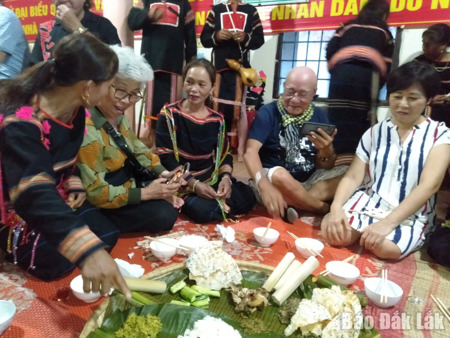 “Ăn cỗ” với người J’rai