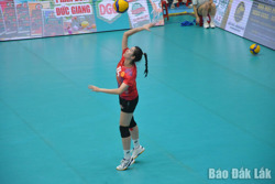 Phụ công Nguyễn Thị Trinh của Đắk Lắk cùng đồng đội bảo vệ ngôi hậu tại AVC Cup 2026