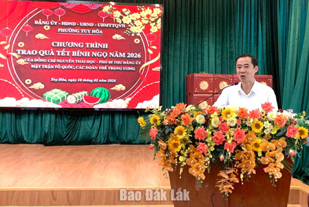 Tặng hơn 2 tỷ đồng quà Tết cho người nghèo phía Đông Đắk Lắk