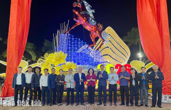 Khai trương đường hoa và khai mạc chợ hoa Xuân Bính Ngọ năm 2026