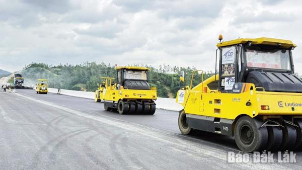 Dự án thành phần Quy Nhơn - Chí Thạnh: “Bám” công trường, quyết tâm “về đích” đúng hẹn