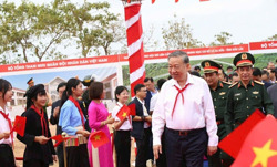 Tổng Bí thư Tô Lâm dự lễ khởi công trường nội trú tại xã Ea Rốk