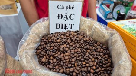 Giá cà phê hôm nay 2-2: Mỹ bất ngờ tăng mua cà phê Việt Nam